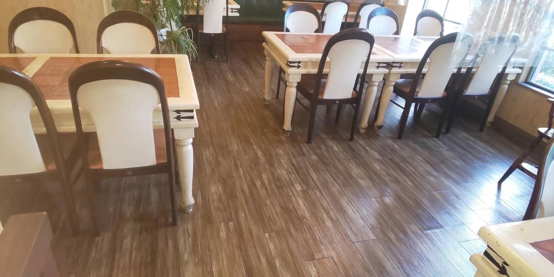 フロアメンテナンス